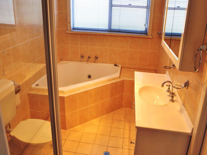 22 Wiruna Crescent NARWEE 5