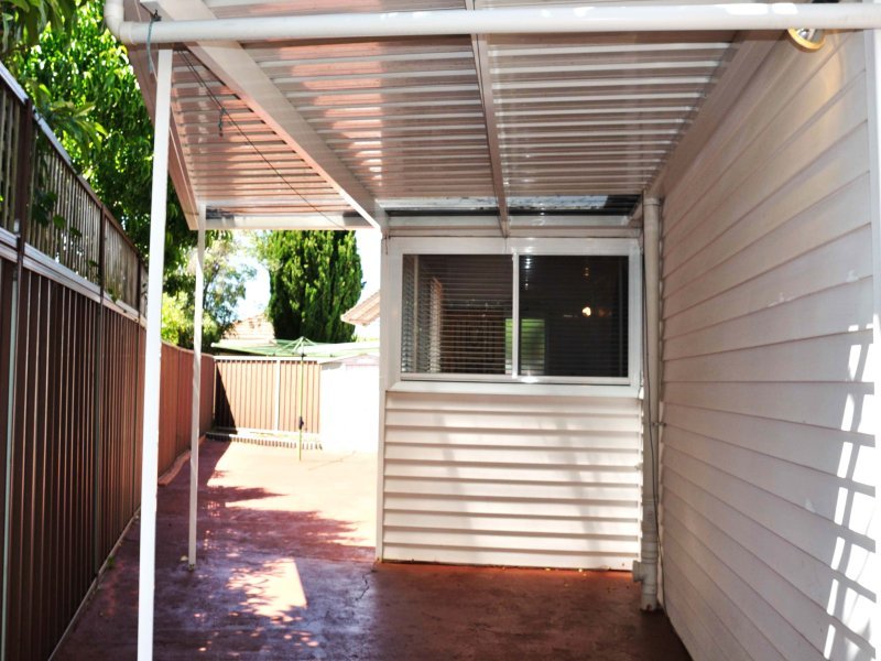 22 Wiruna Crescent NARWEE 10