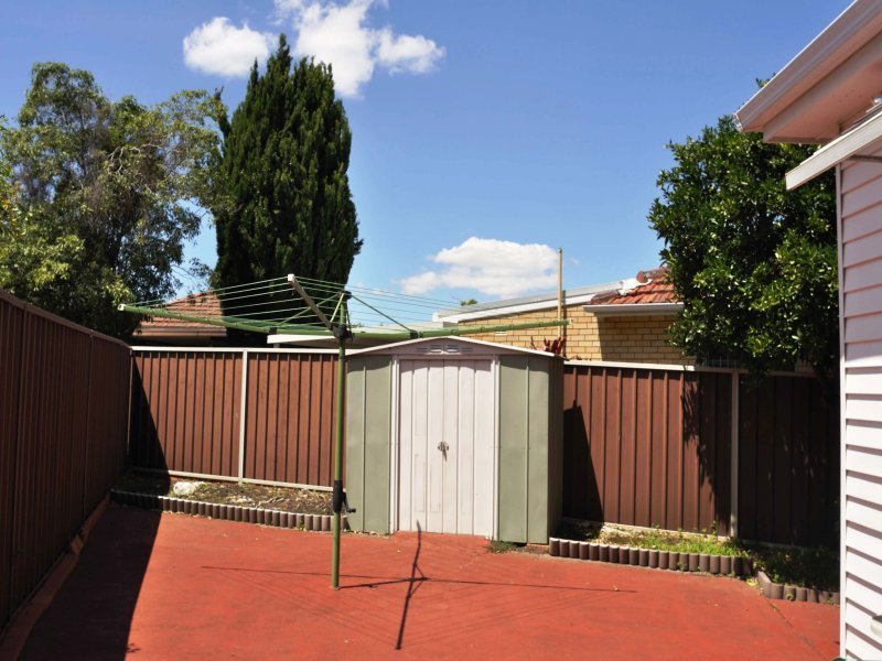 22 Wiruna Crescent NARWEE 11