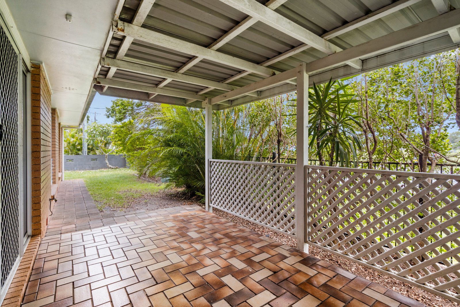 2/2 Wommin Bay Road KINGSCLIFF 9