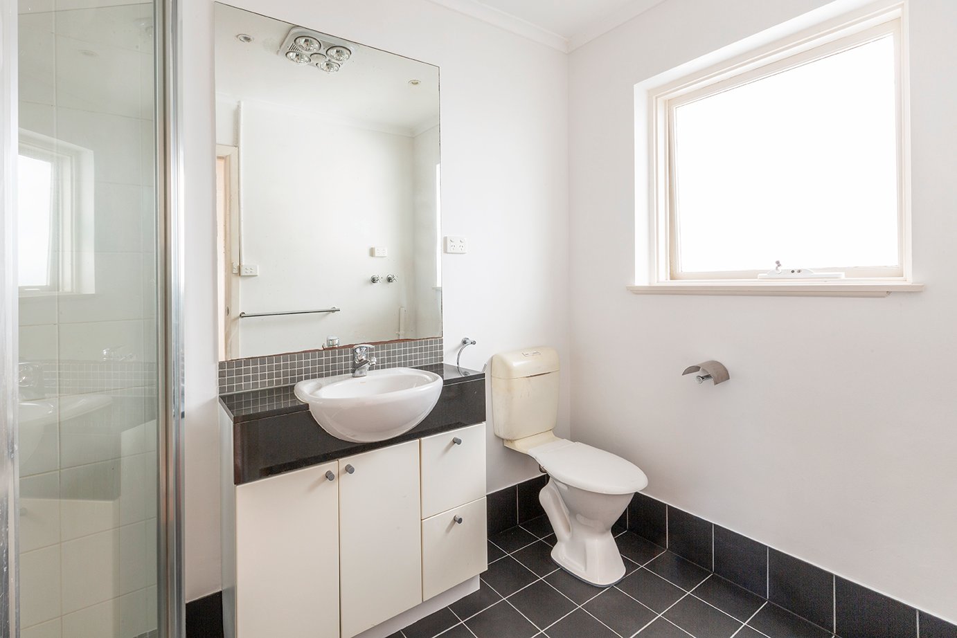 Real Estate and Property in 2/2 Yorston Court , Elsternwick, VIC