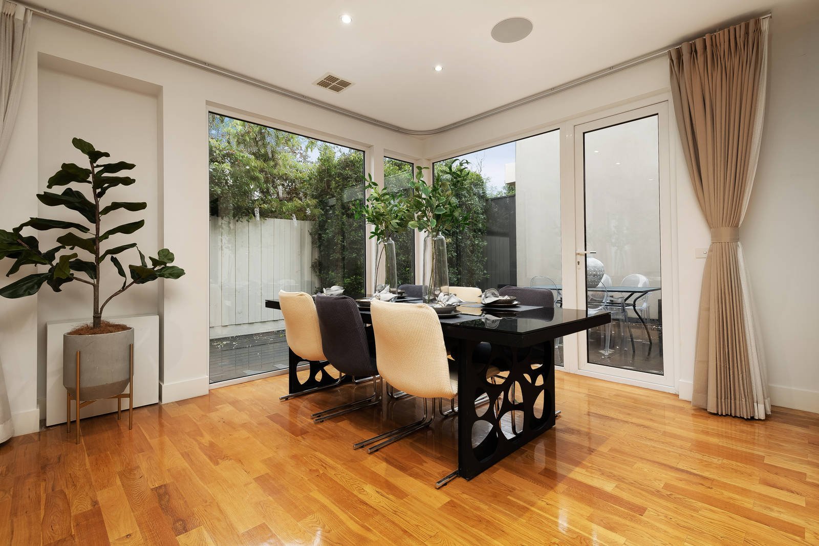 Real Estate and Property in 2/20 Belmont Avenue, Glen Iris, VIC