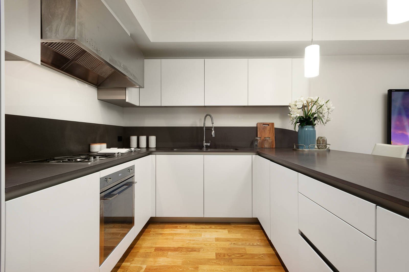 Real Estate and Property in 2/20 Belmont Avenue, Glen Iris, VIC