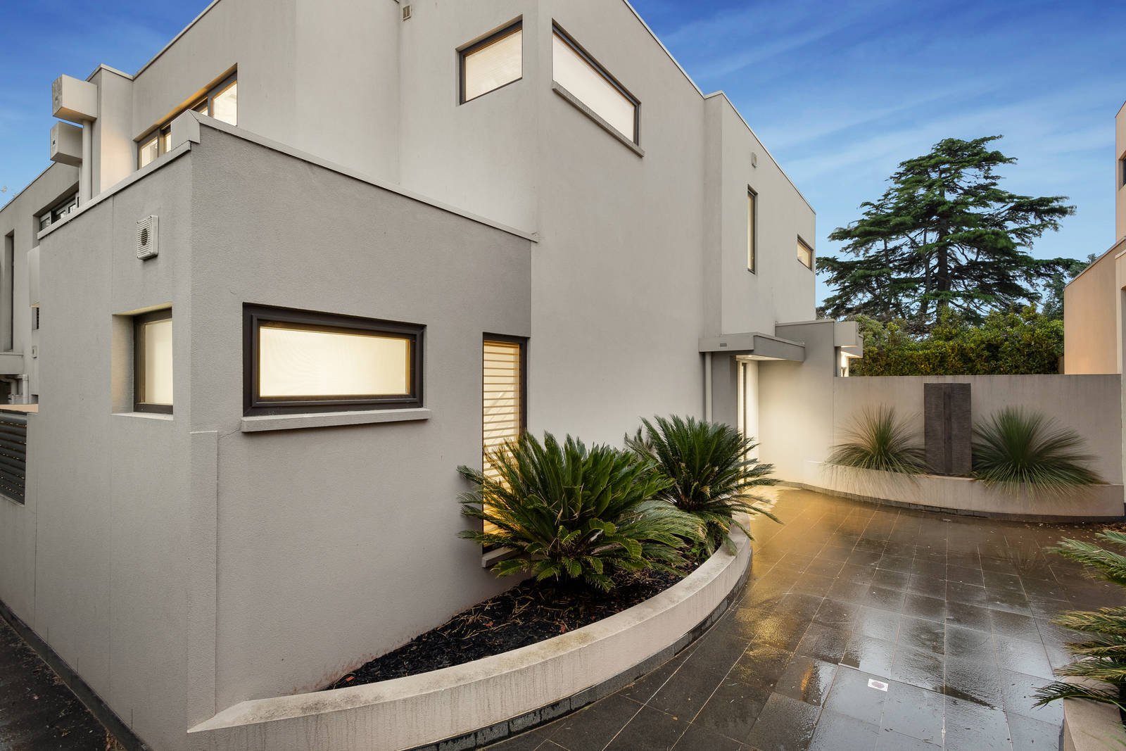 Real Estate and Property in 2/20 Belmont Avenue, Glen Iris, VIC