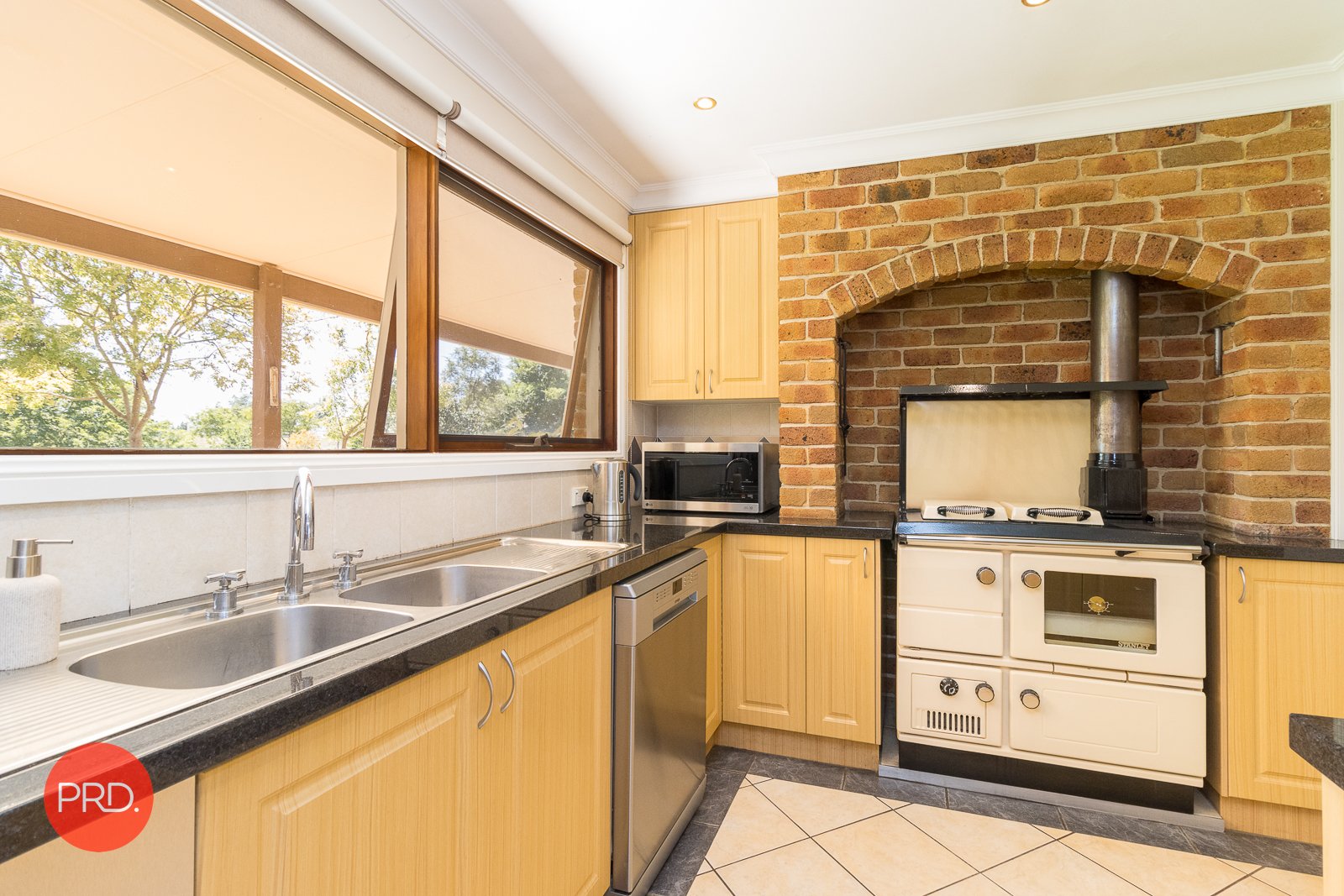 220 Bingley Way WAMBOIN 11