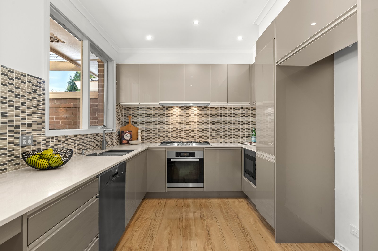 Gallery: 2/20 Burrows Street