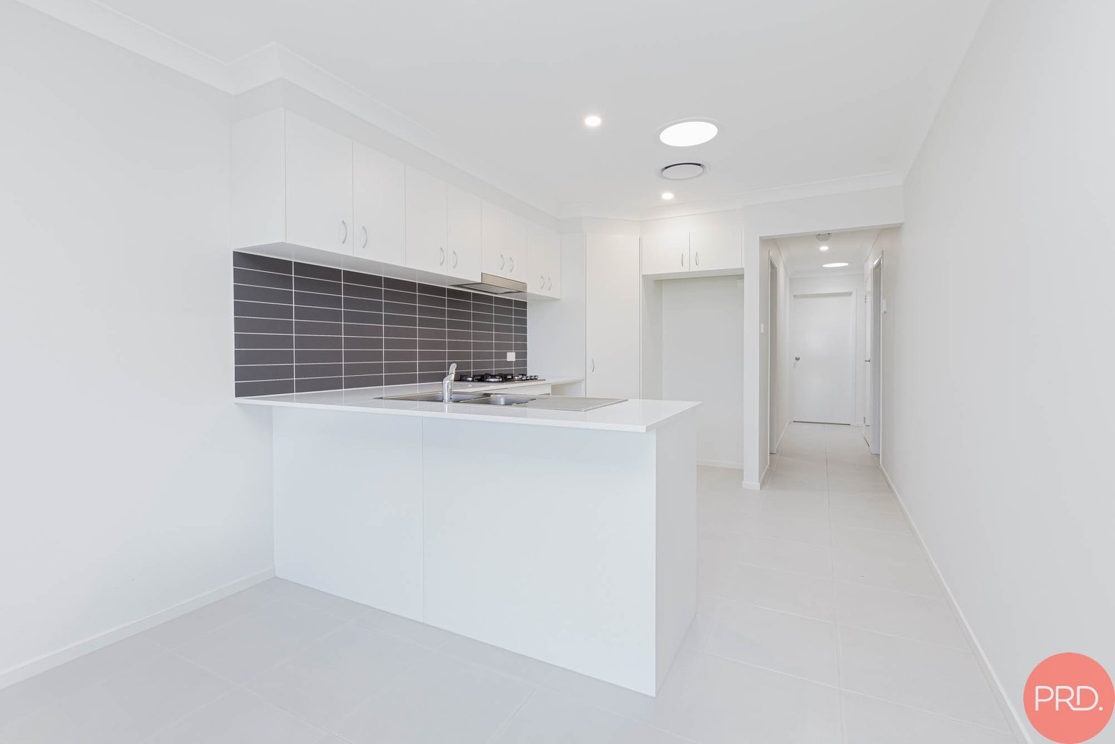 2/20 Chiswick Way THORNTON 6