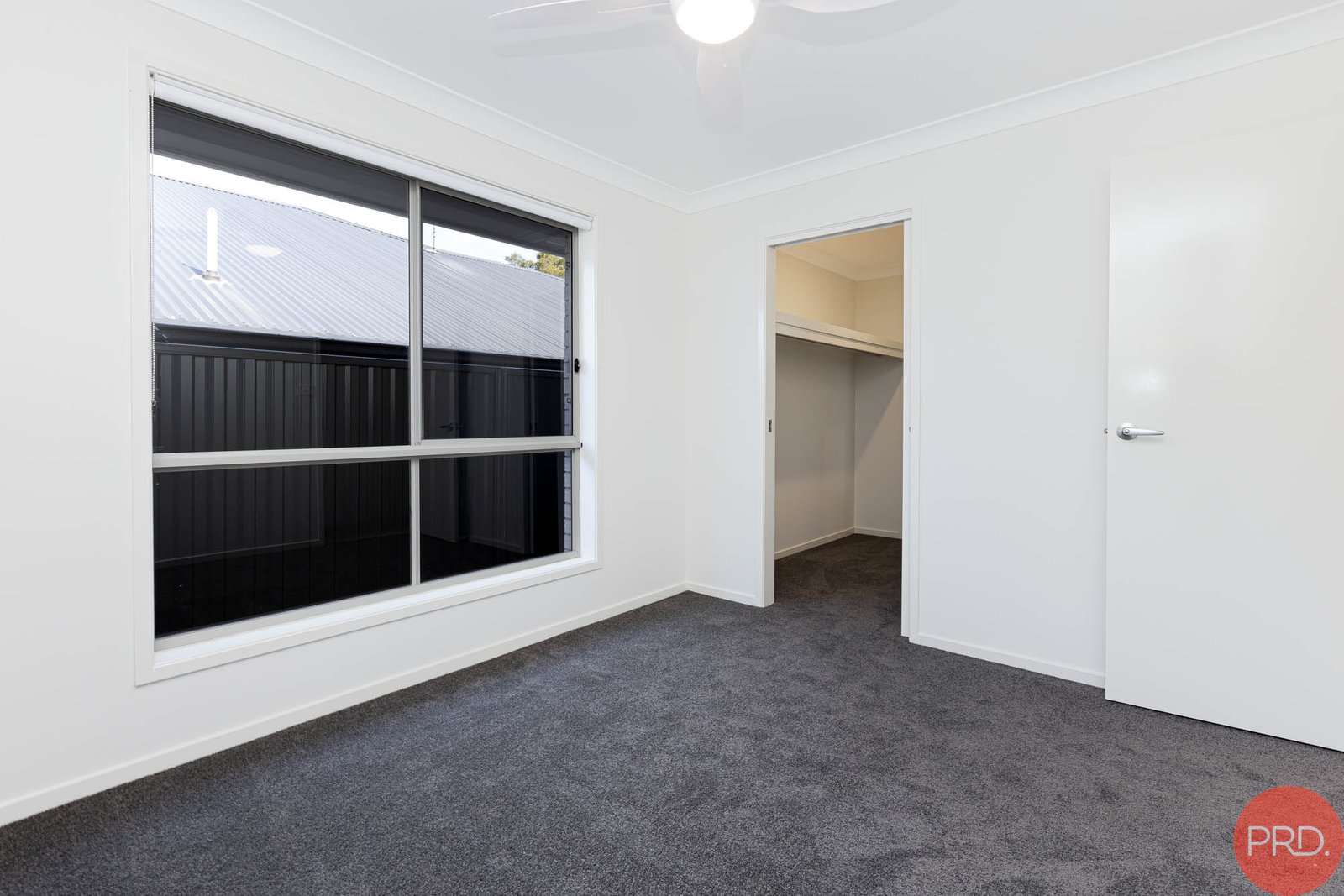 2/20 Chiswick Way THORNTON 12