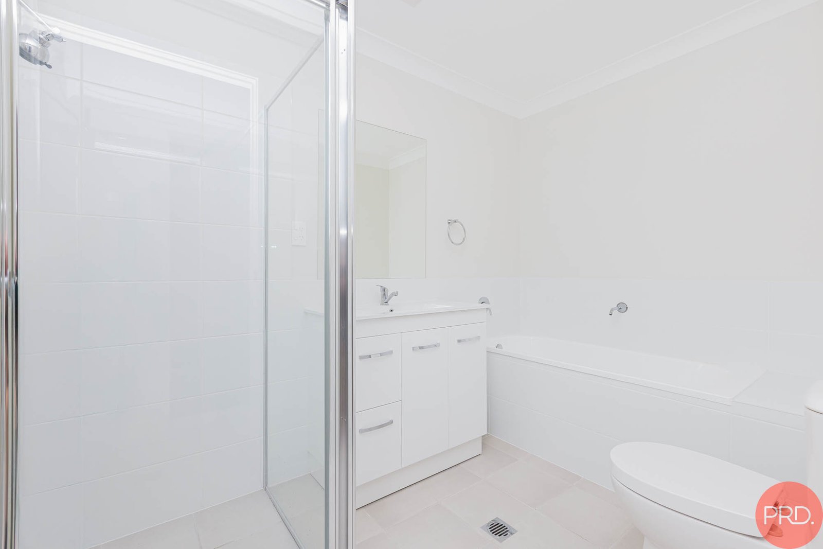 2/20 Chiswick Way THORNTON 17