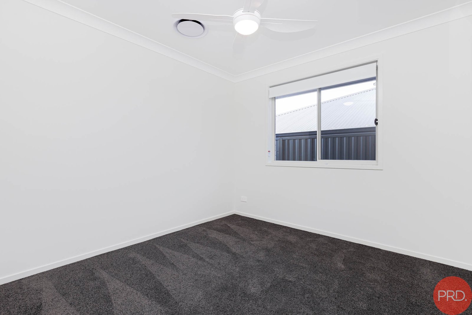 2/20 Chiswick Way THORNTON 20