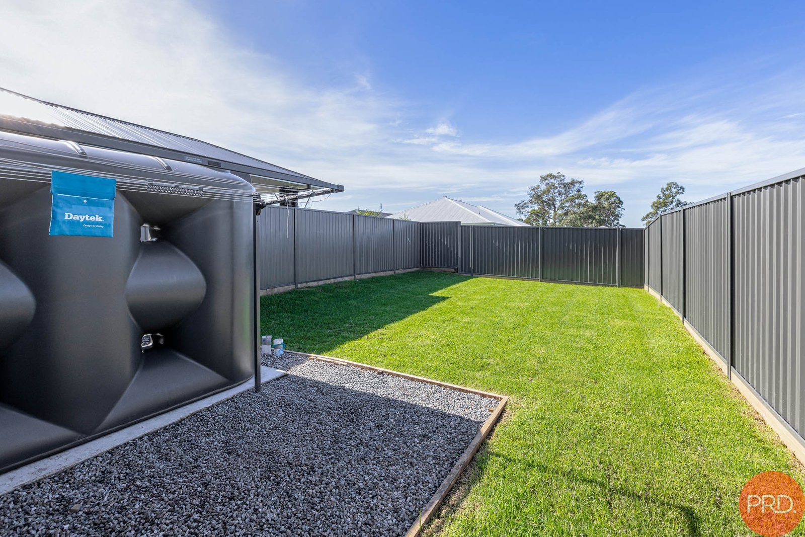 2/20 Chiswick Way THORNTON 28