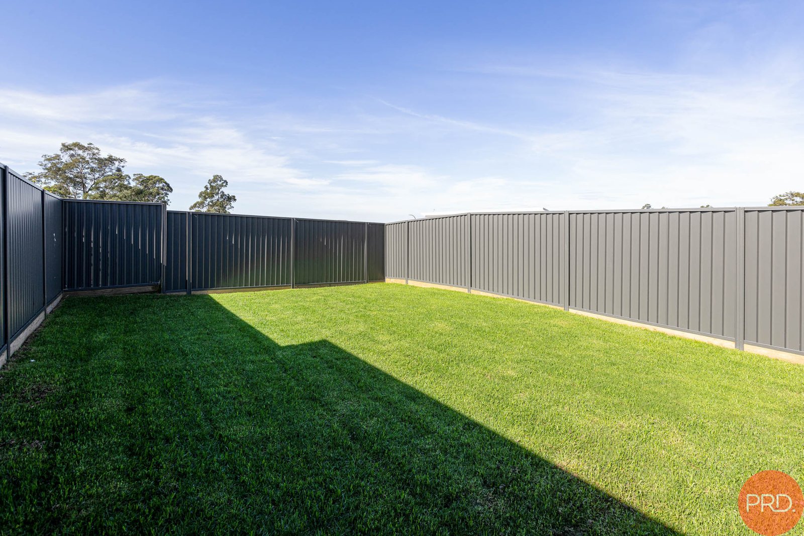 2/20 Chiswick Way THORNTON 29