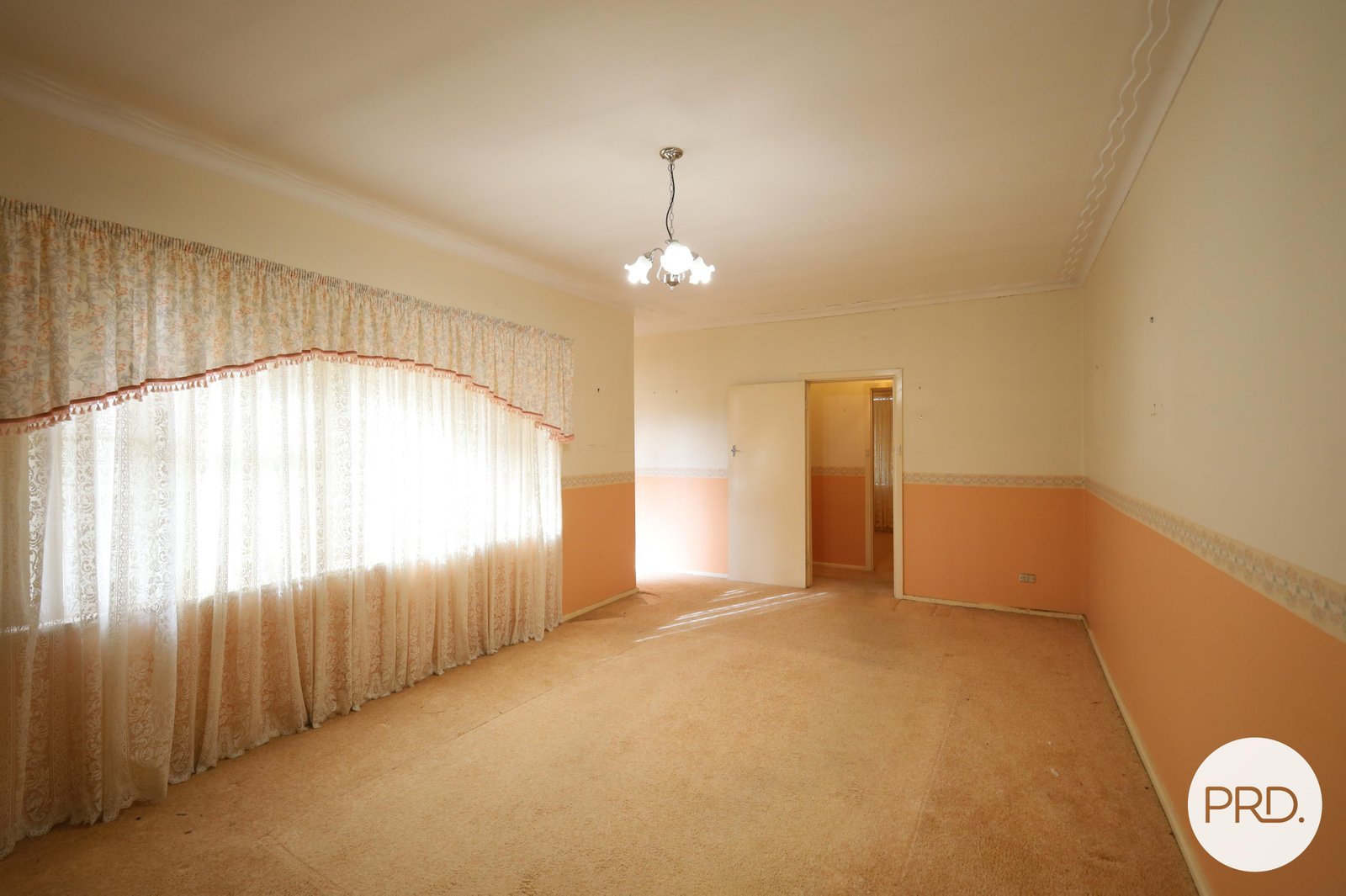 220 Dalton Street ORANGE 4