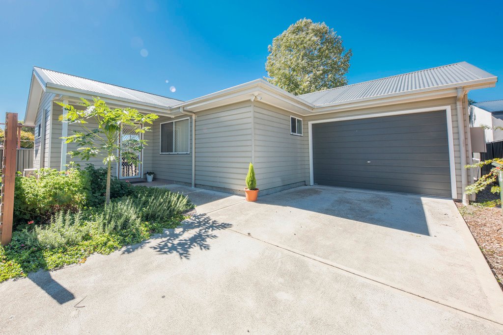 2/20 Darwin Street BERESFIELD 1