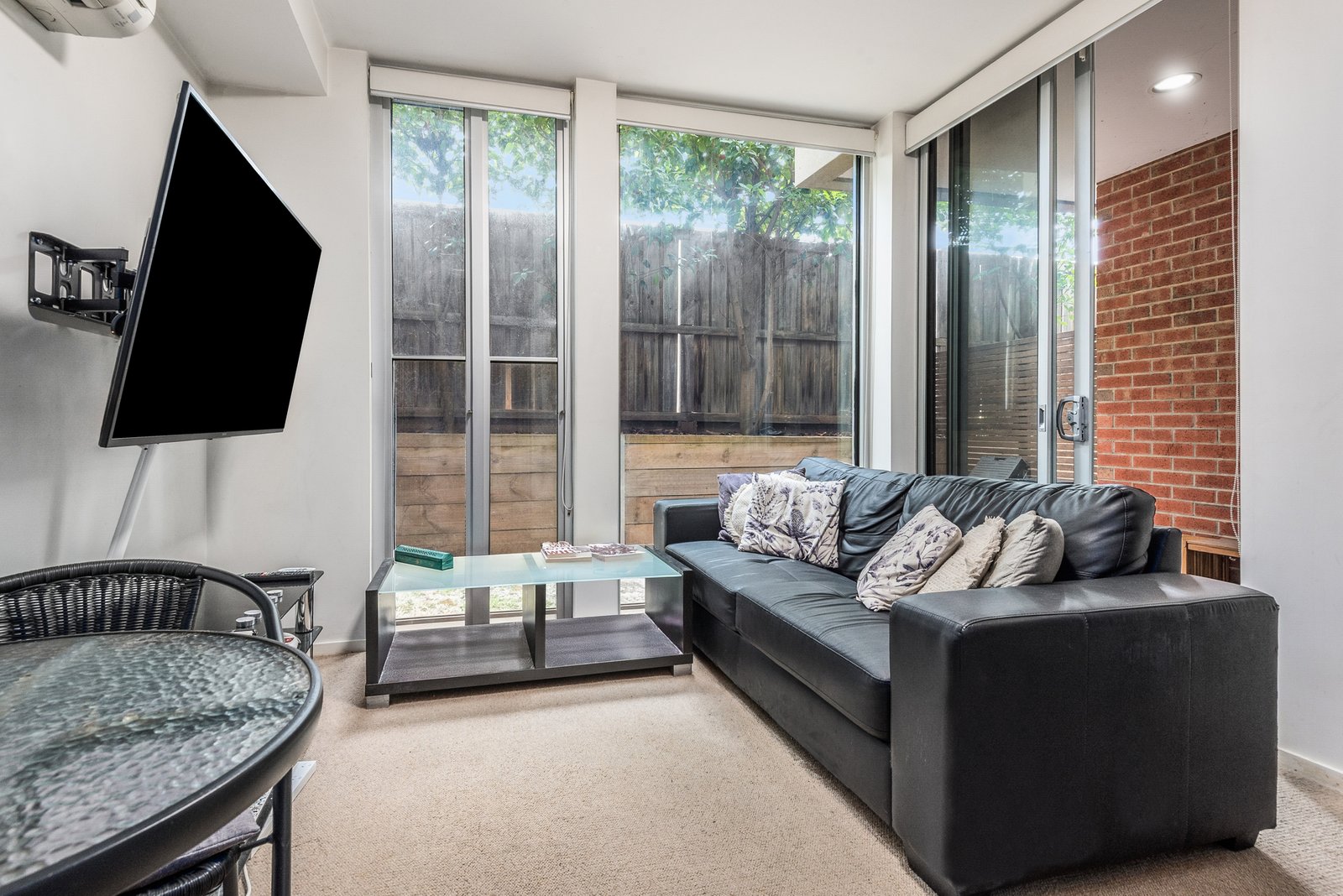 Gallery: 2/20 Ficinia Mews