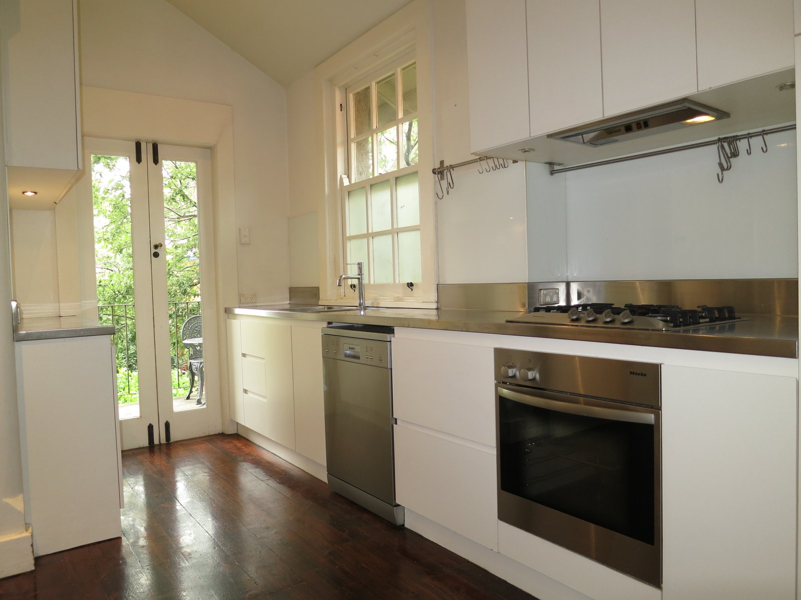 Gallery: 2/20 Gurner Street