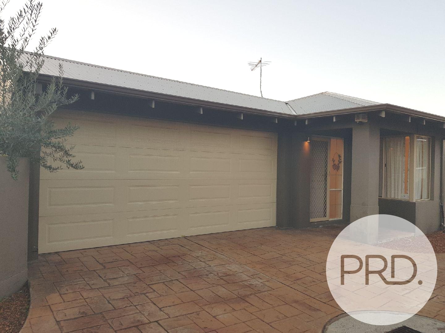 2/20 Haig Street TUART HILL 1