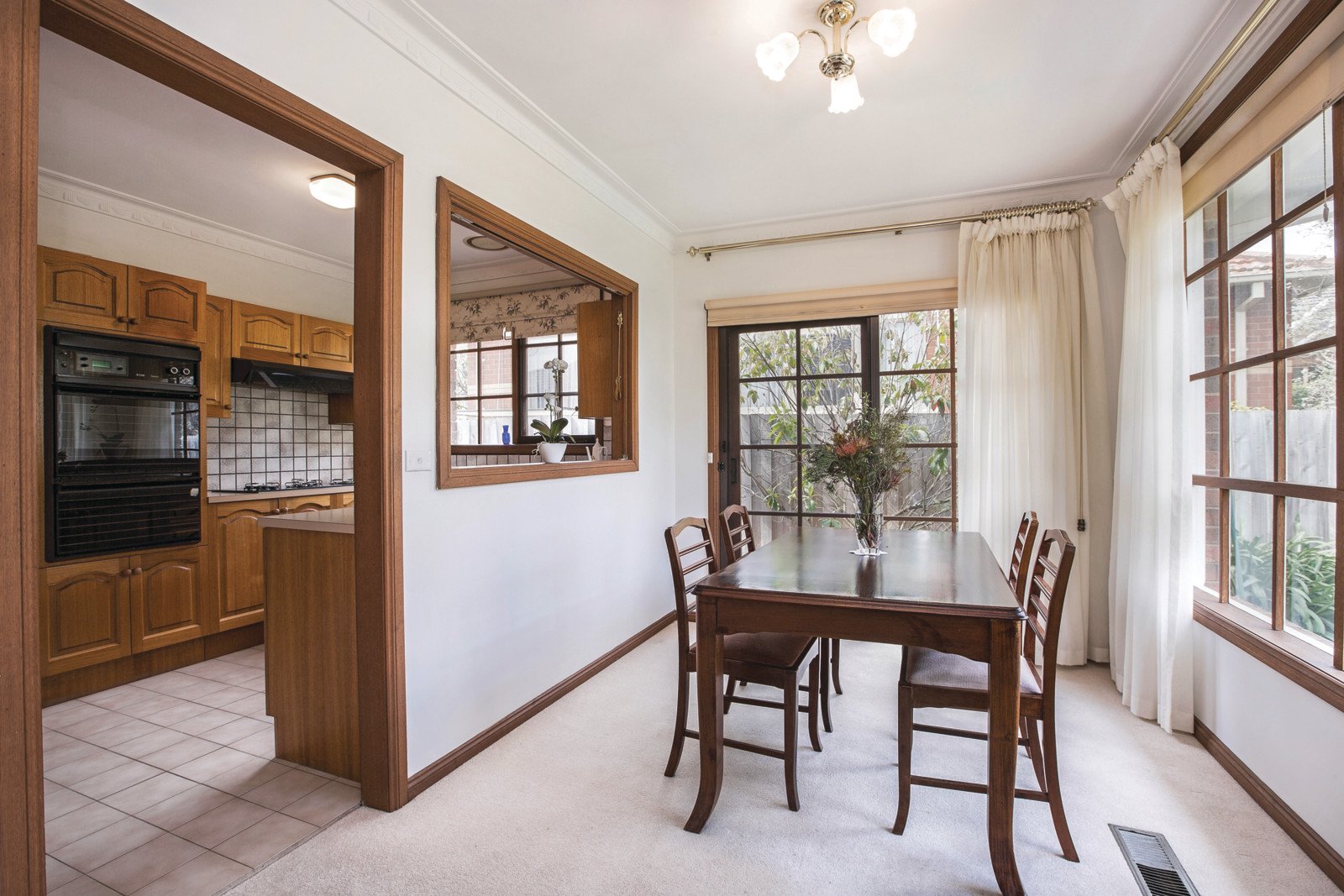 2/20 Hamilton Street, Kew East, VIC