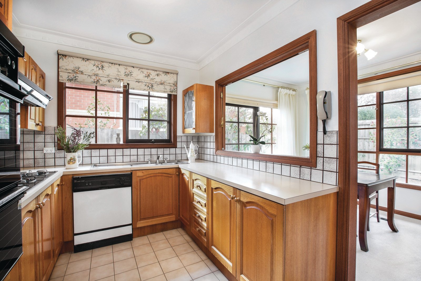 2/20 Hamilton Street, Kew East, VIC