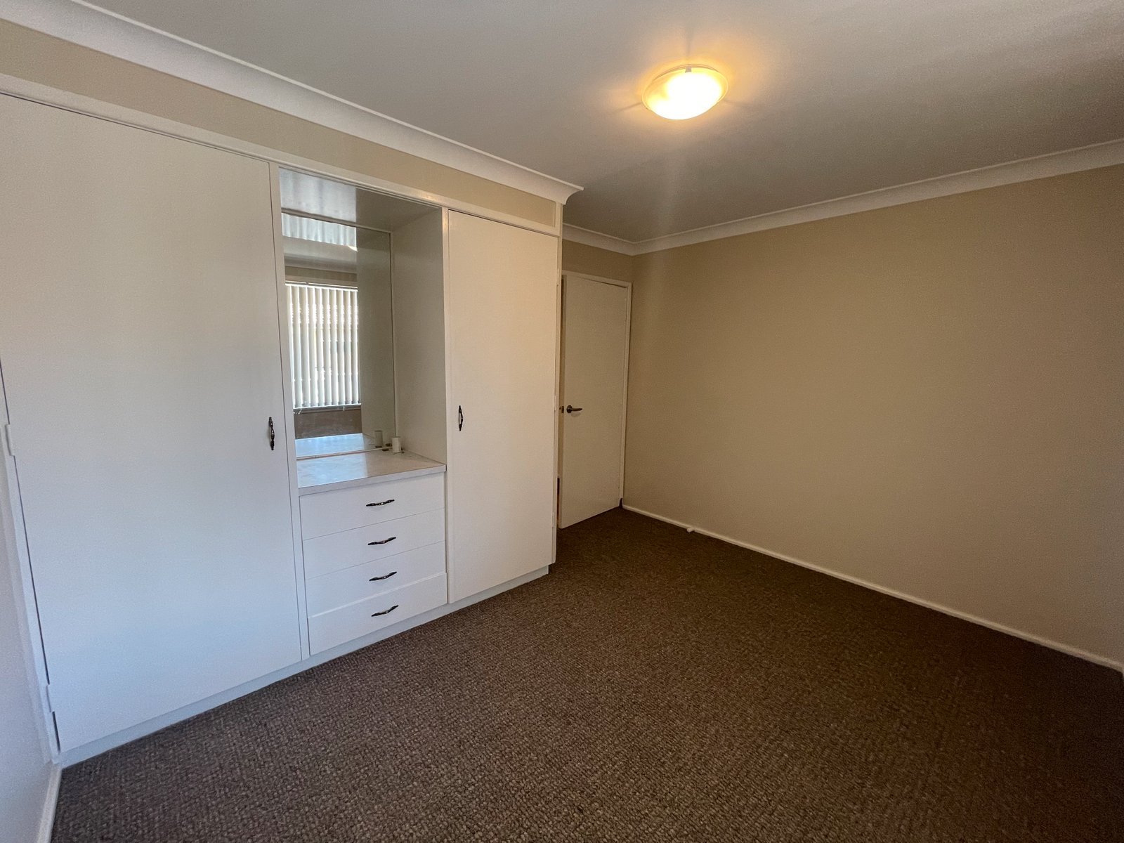 2/20 Harrier Parade TAMWORTH 2