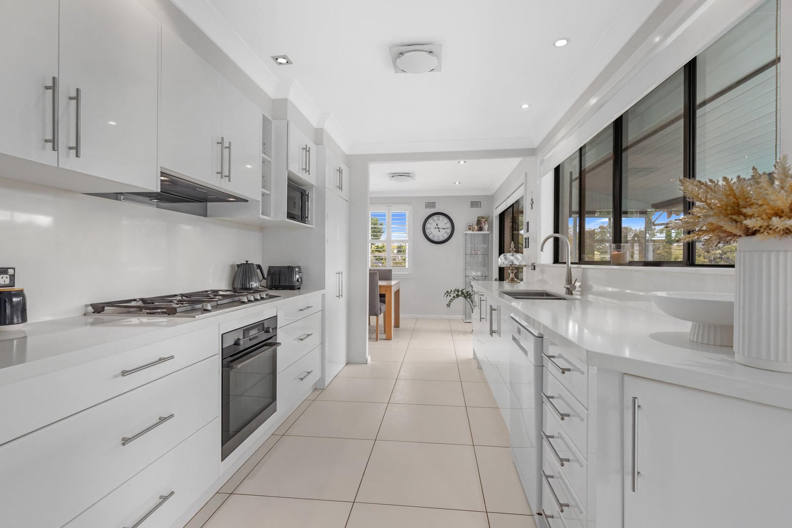 220 Lorraine Street PEAKHURST HEIGHTS 3