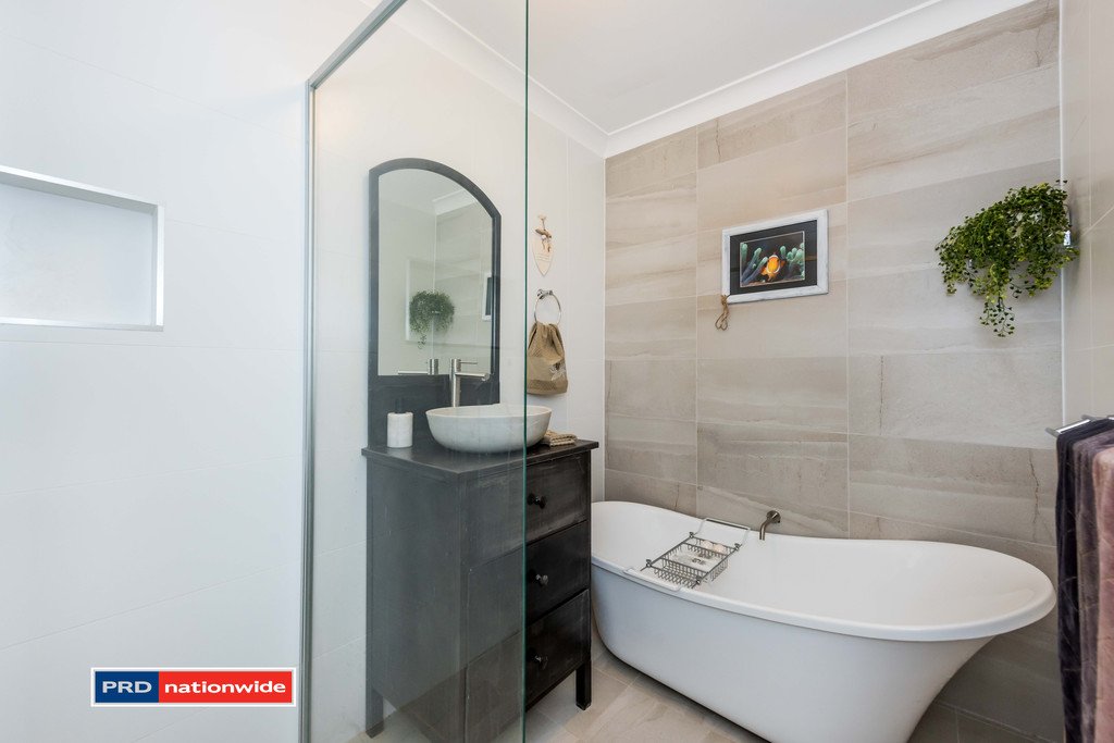 2/20 Mariner Crescent SALAMANDER BAY 9