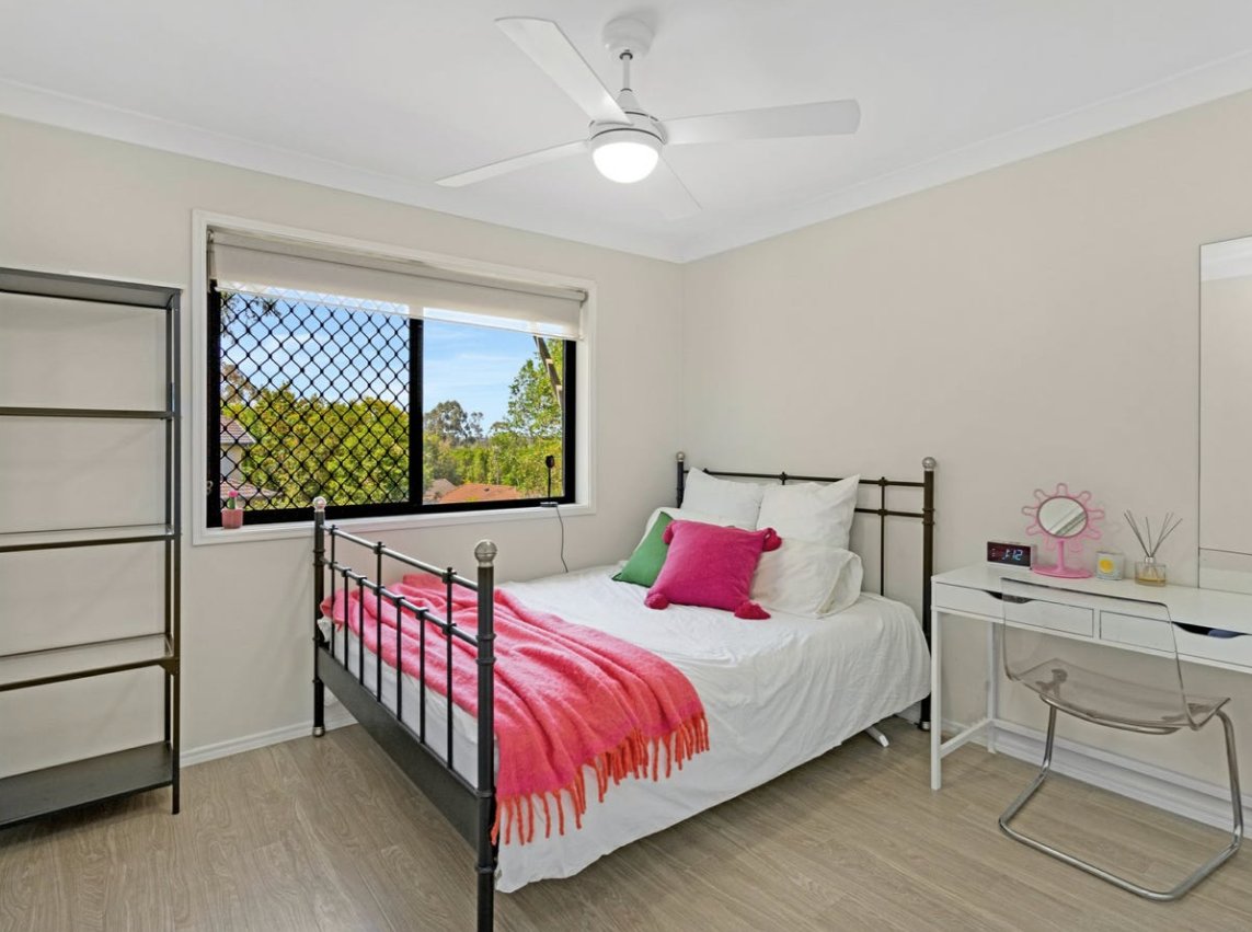 2/20 Paddington Drive CARRARA 10