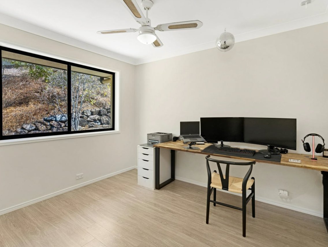 2/20 Paddington Drive CARRARA 11