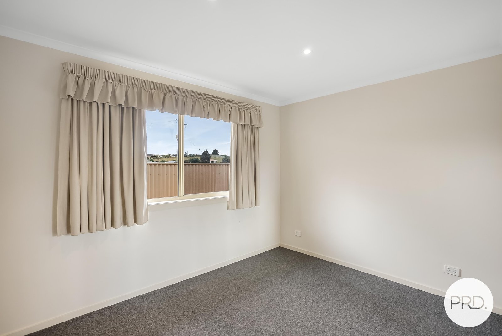 2/20 Pollock Place SORELL 4
