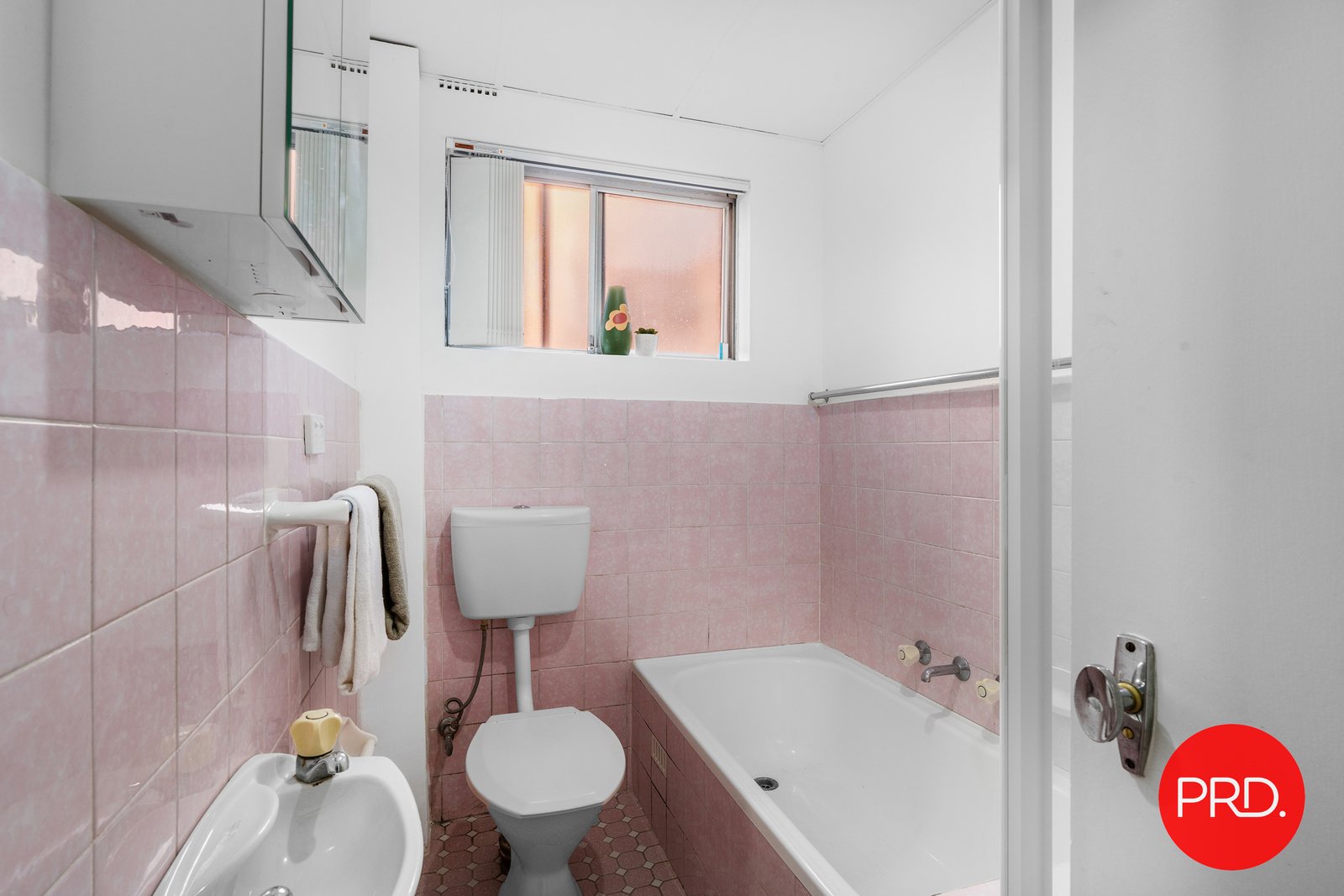 2/20 President Avenue KOGARAH 9