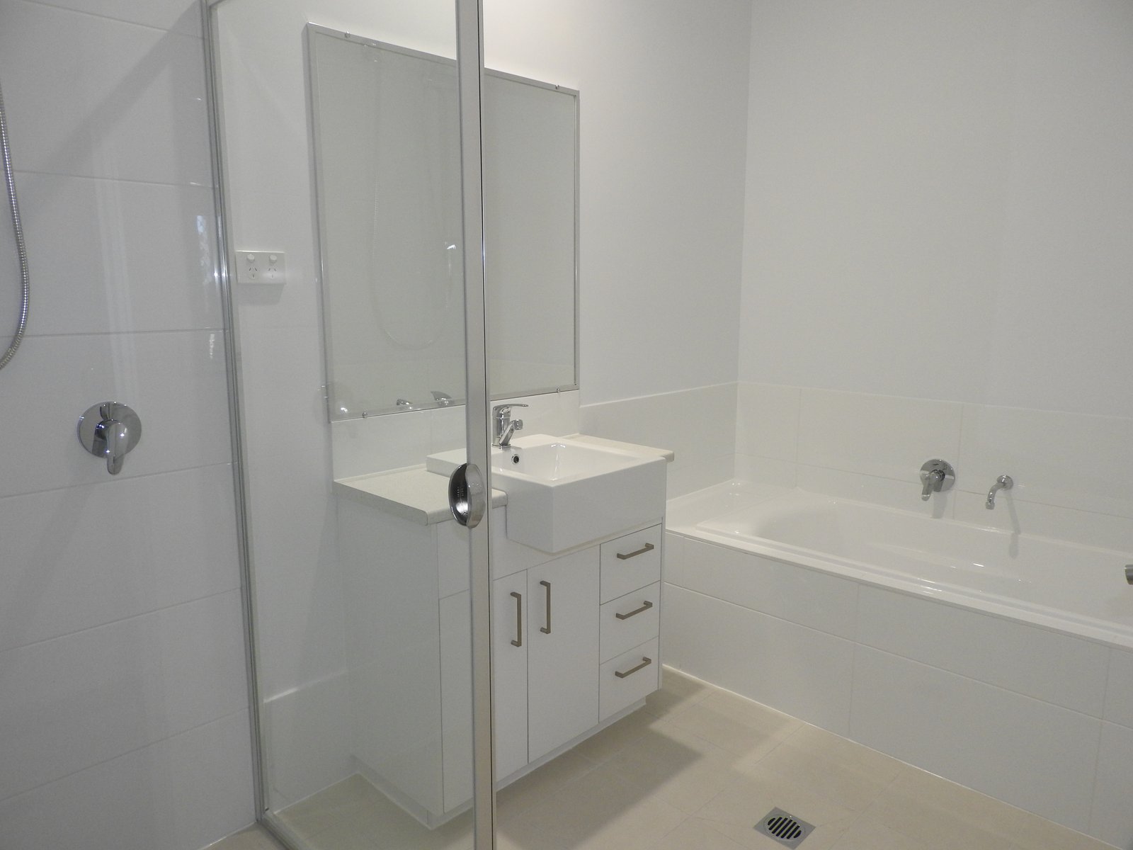 2/20 Sandridge St  Thornton 4