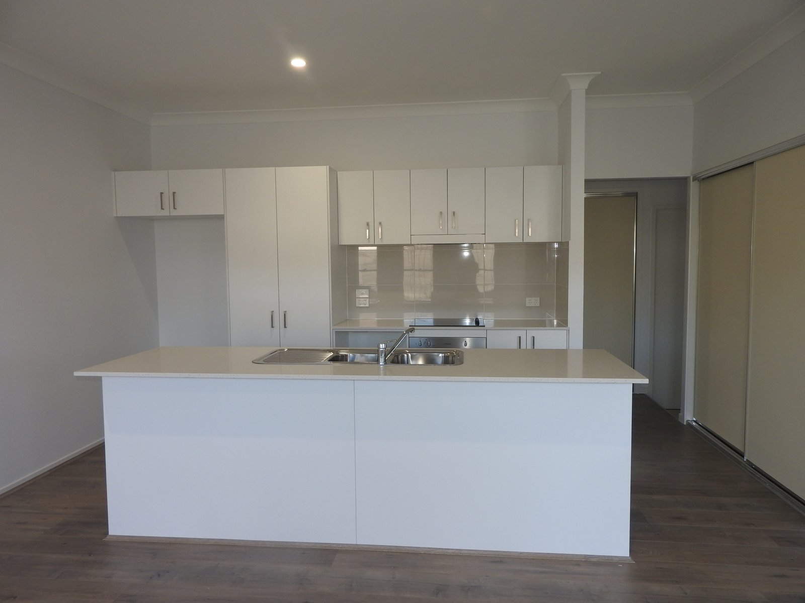 2/20 Sandridge St  Thornton 5