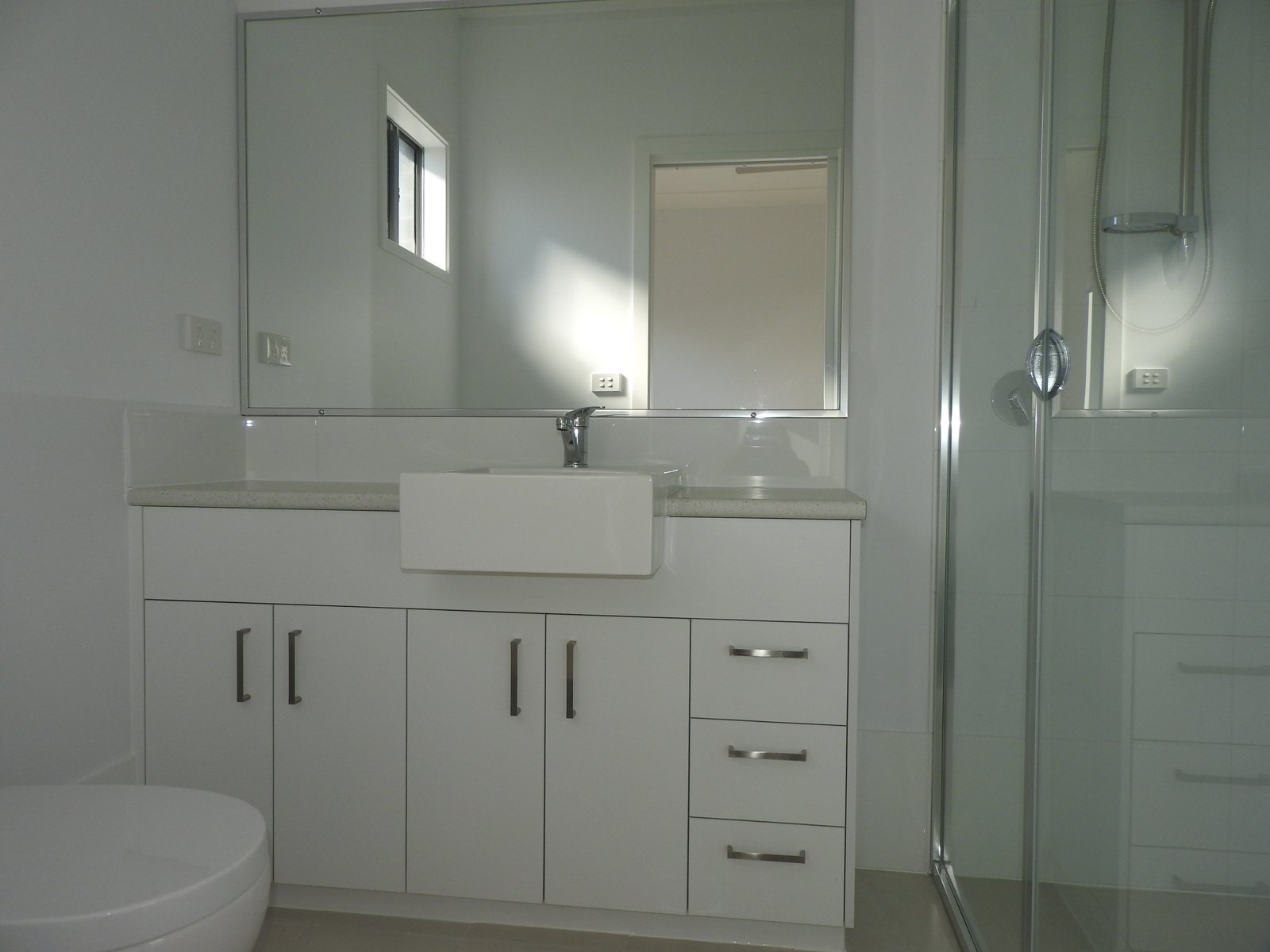 2/20 Sandridge St  Thornton 11