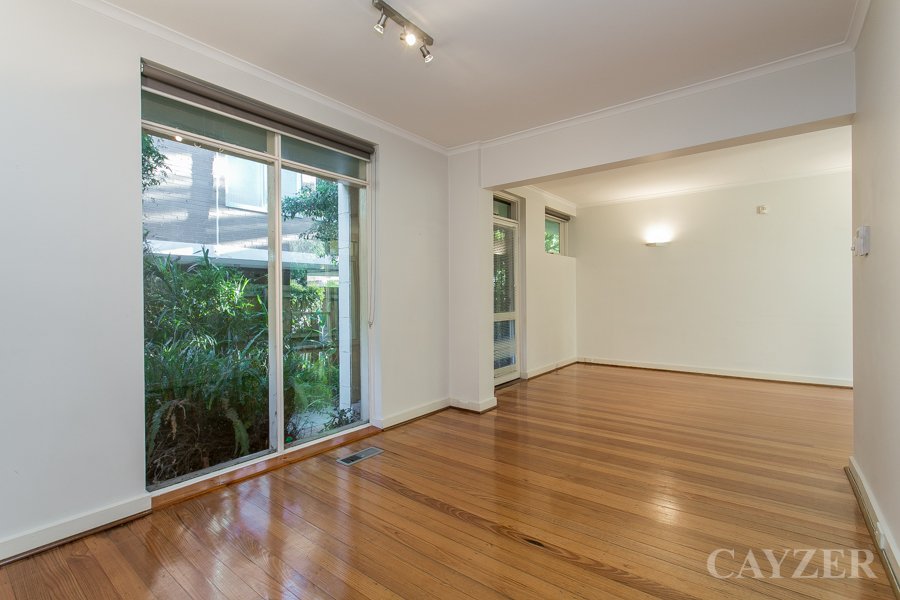 Gallery: 2/20 Selwyn Avenue