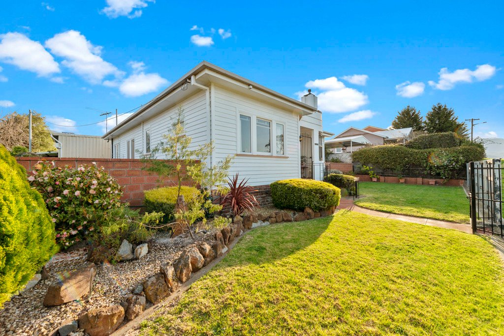 2/20 Shenstone Place MONTROSE 16