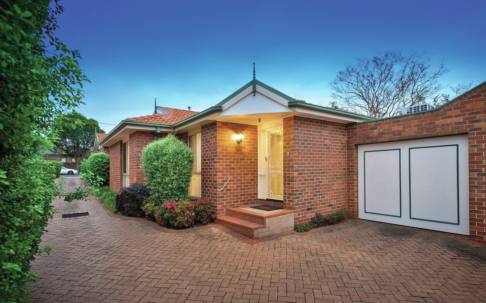 2/20 Simpsons Road, Box Hill, VIC