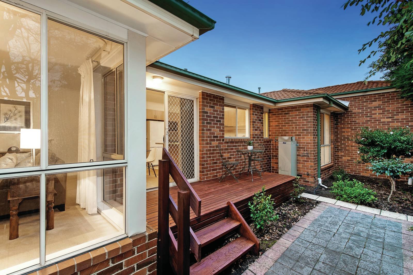 2/20 Simpsons Road, Box Hill, VIC