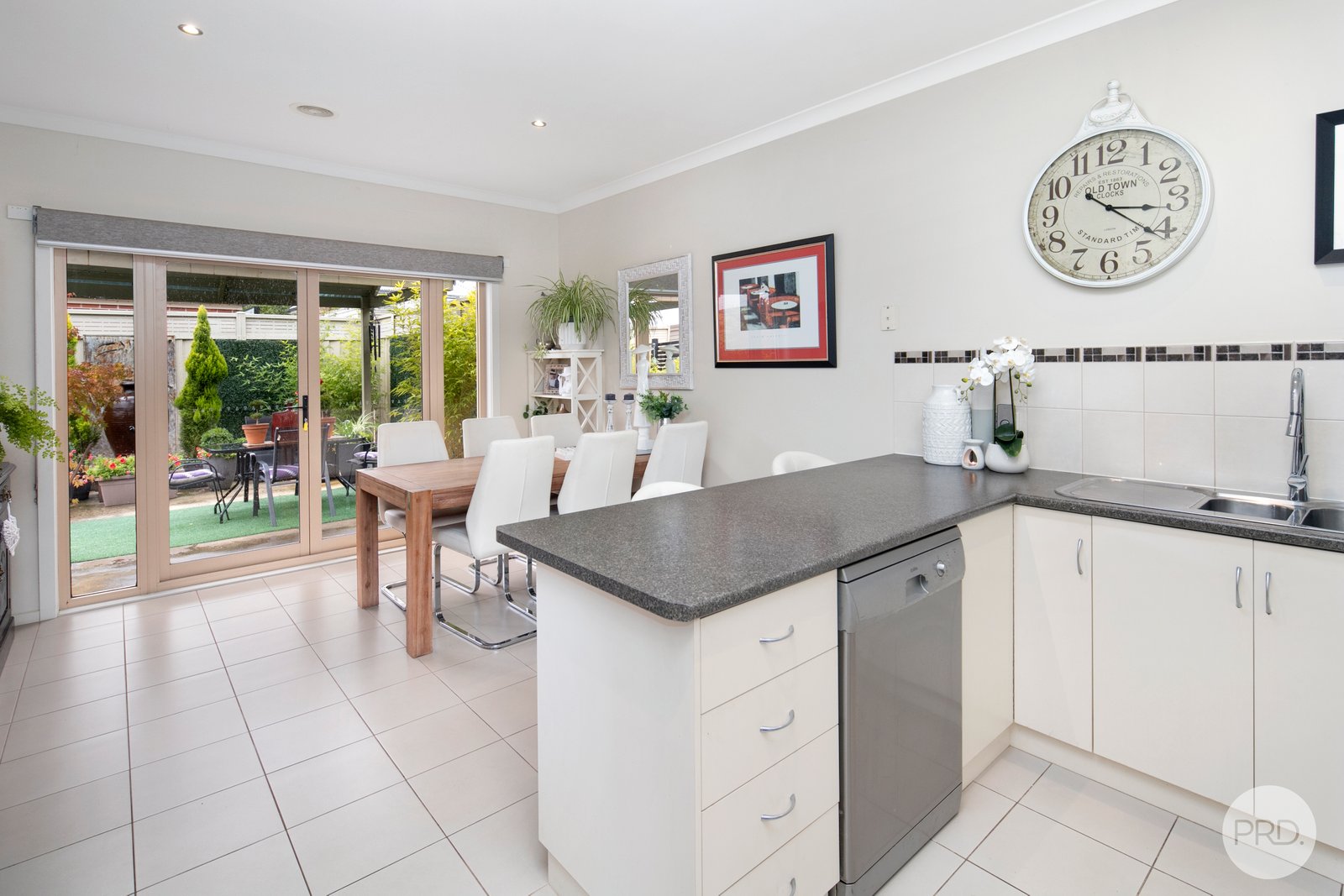 2/20 Steinfeld Street South GOLDEN POINT 7