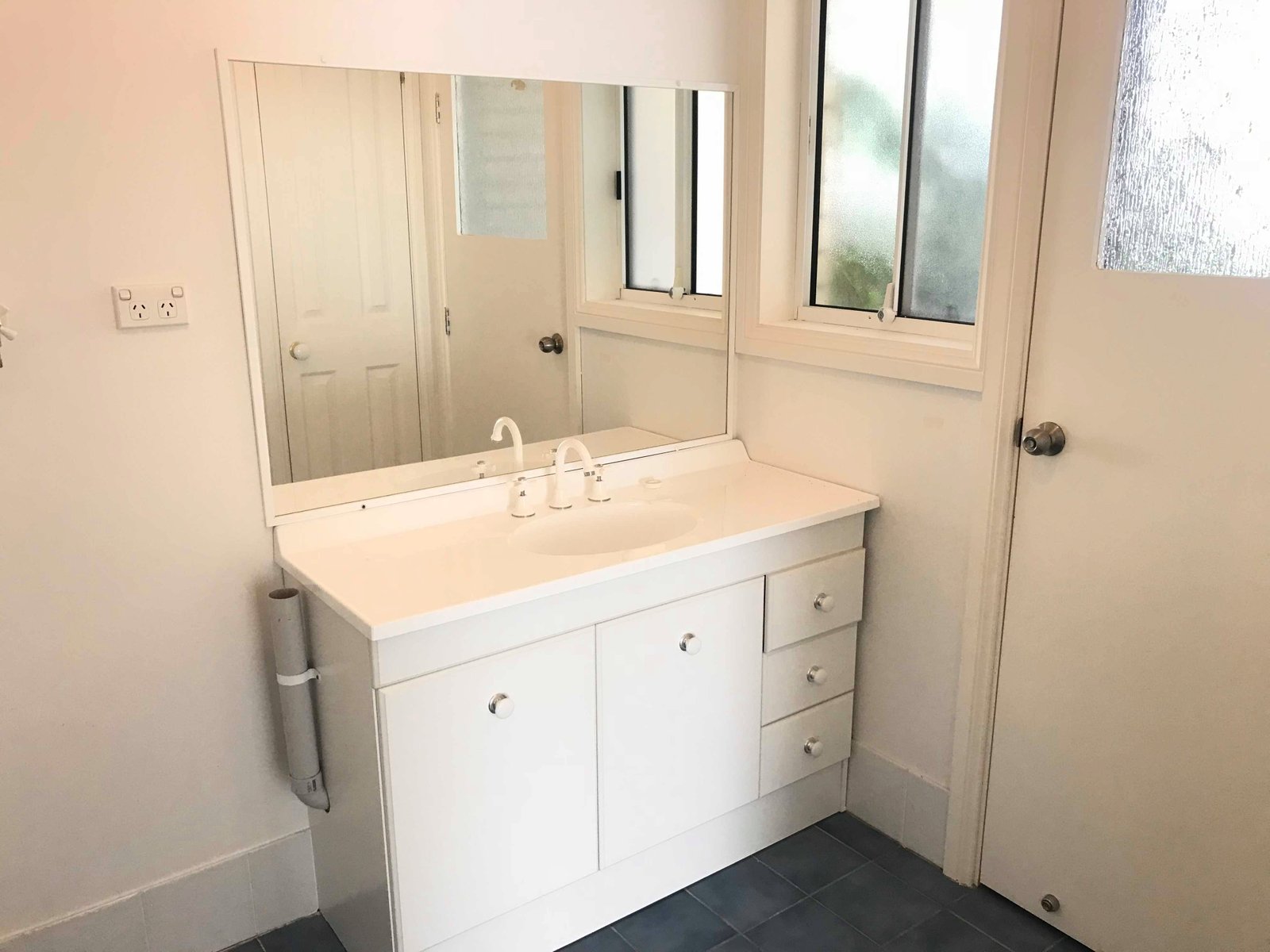 2/20 Trafalgar Street NELSON BAY 4