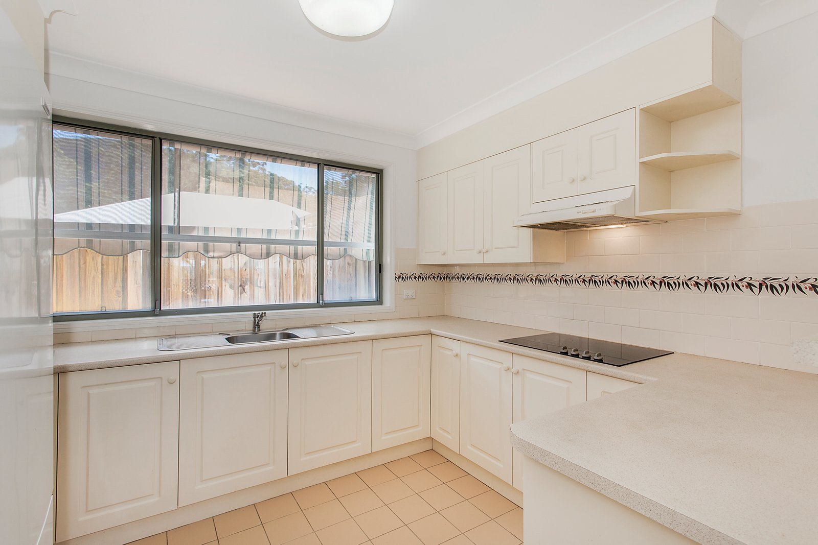 2/20 Tunis Street LAURIETON 4