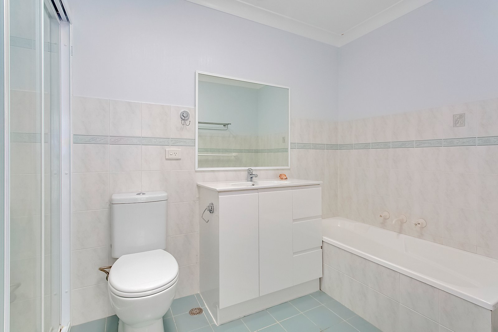 2/20 Tunis Street LAURIETON 10