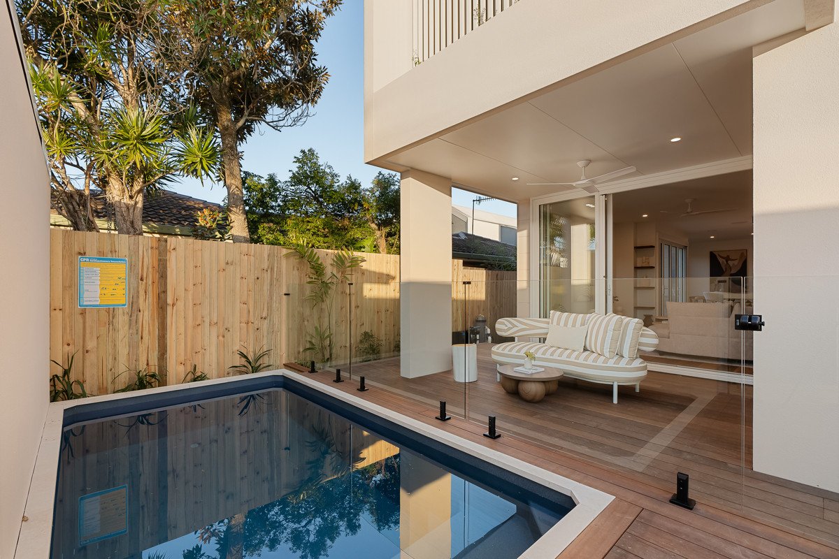 2/20 Walker Avenue Palm Beach 1