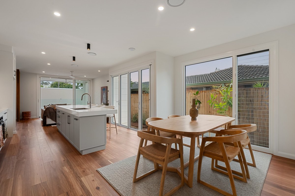 2/20 Walker Avenue Palm Beach 11