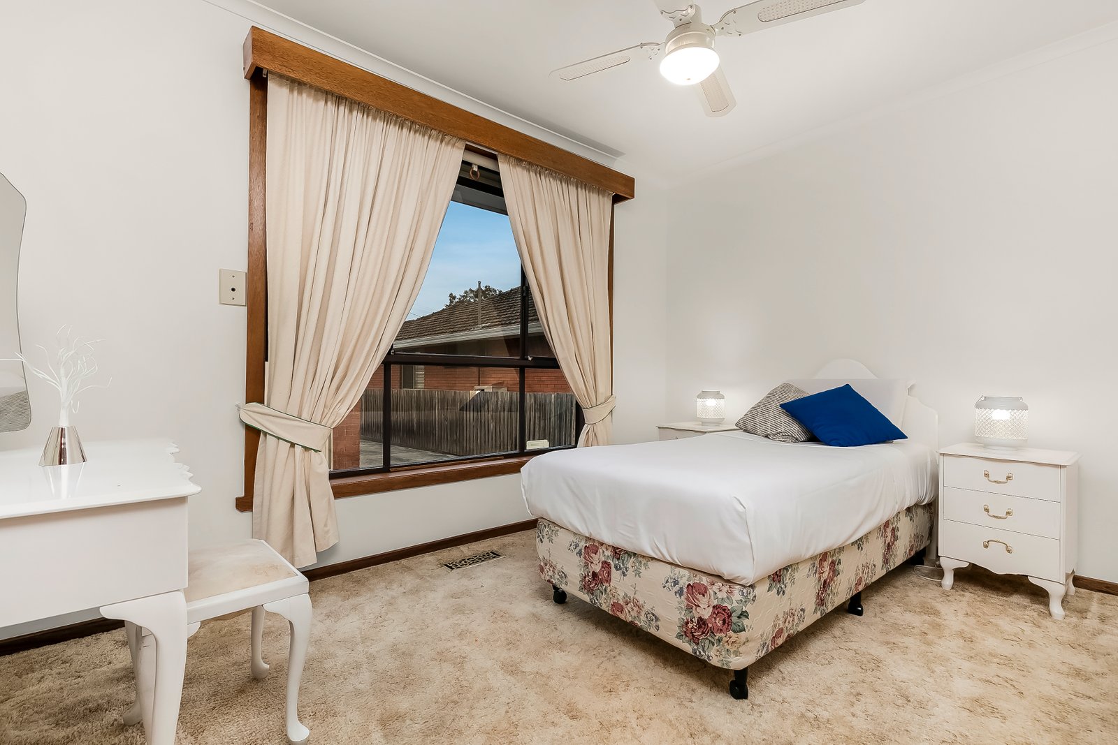 Gallery: 2/201 Burwood Highway