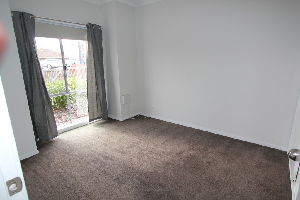 2/201 Humffray Street South BAKERY HILL 2