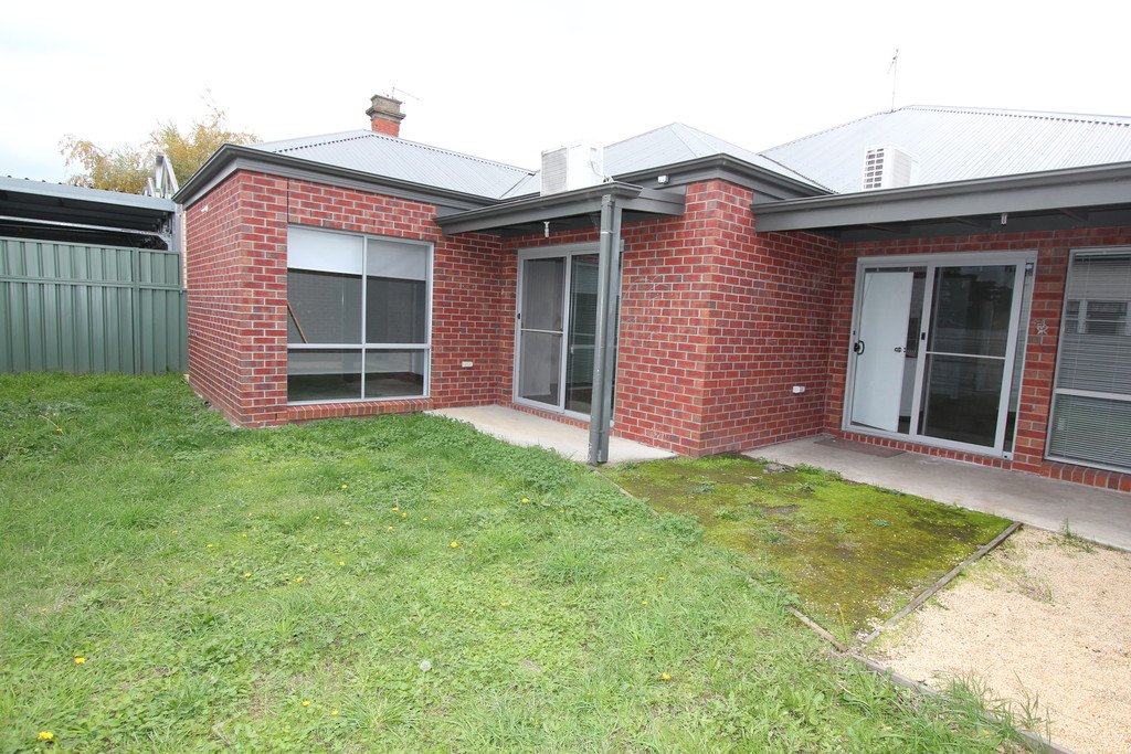 2/201 Humffray Street South BAKERY HILL 12