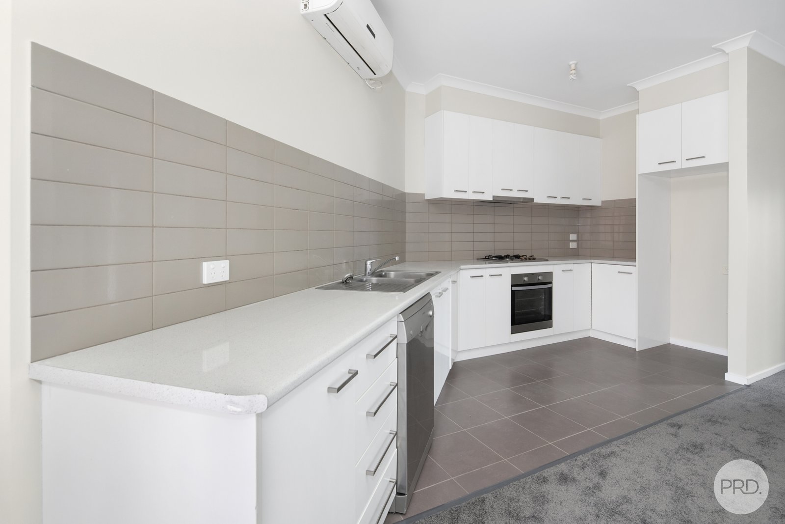 2/201 Humffray Street South BAKERY HILL 5