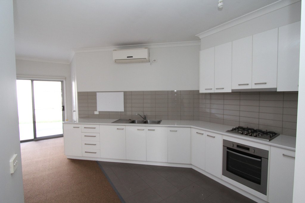 2/201 Humffray Street South BAKERY HILL 2