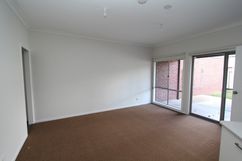 2/201 Humffray Street South BAKERY HILL 5