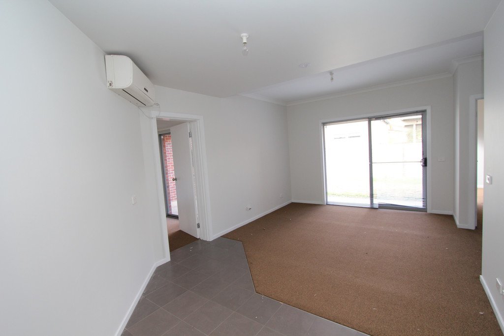 2/201 Humffray Street South BAKERY HILL 9